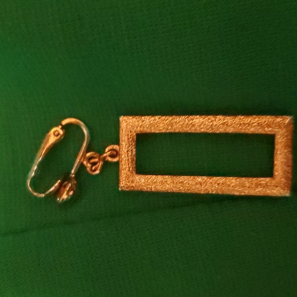 Sarah Coventry Gold Necklace Set - Picture 4 of 4